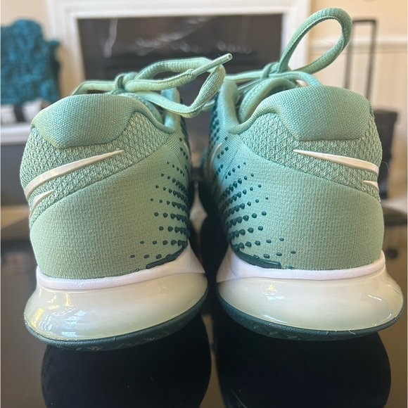 NIKE Women’s Tennis Court Shoes - Picture 5 of 11